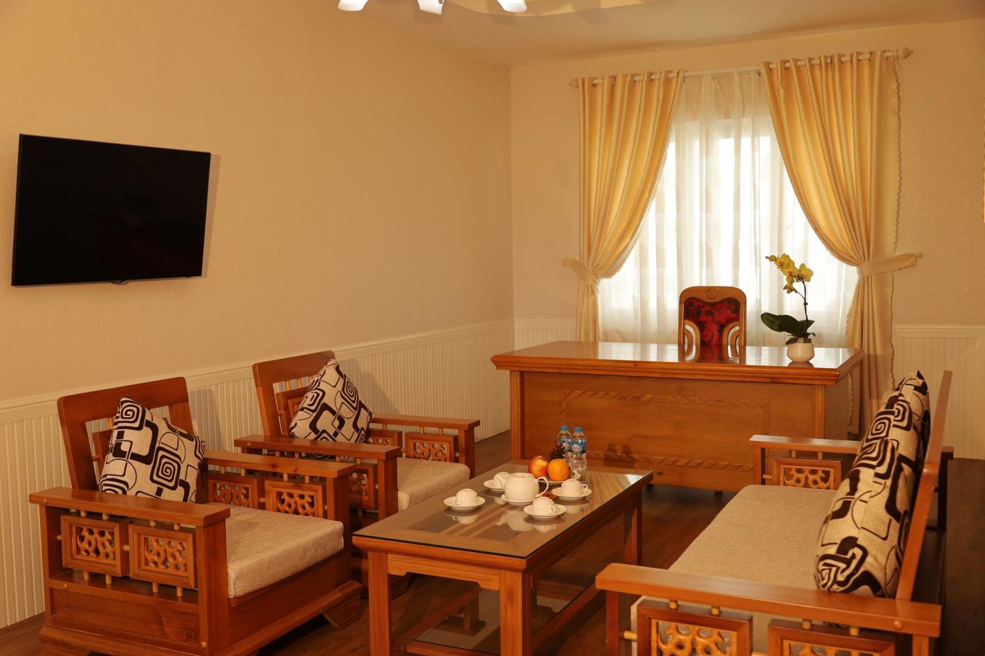 Pleiku Hotel By Gia Lai Tourist מראה חיצוני תמונה